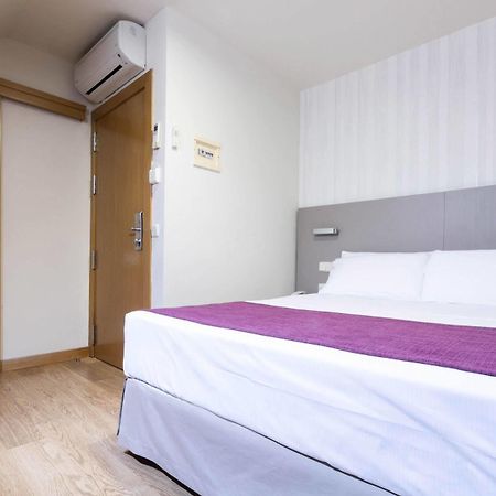 Di' Carlo Hotel Madrid Exterior photo