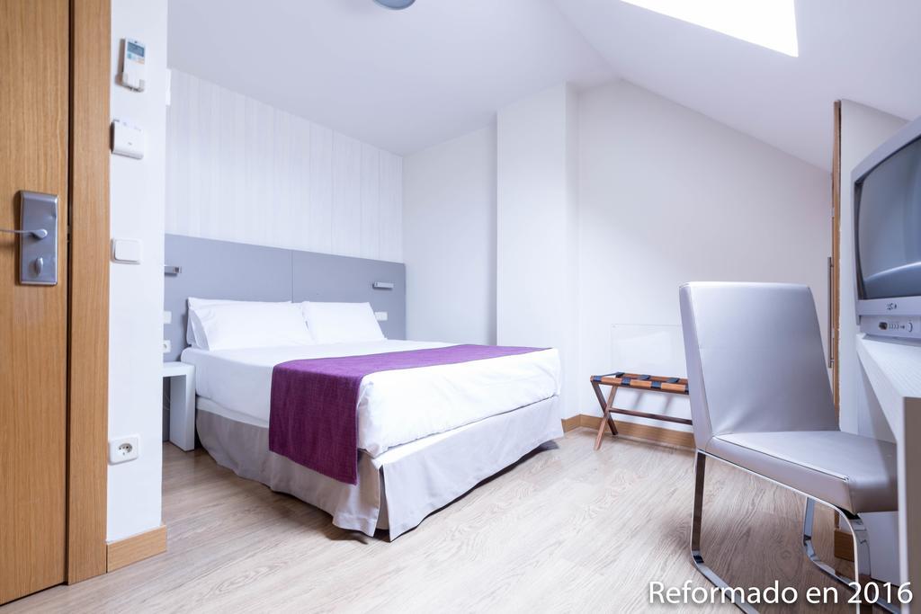 Di' Carlo Hotel Madrid Room photo