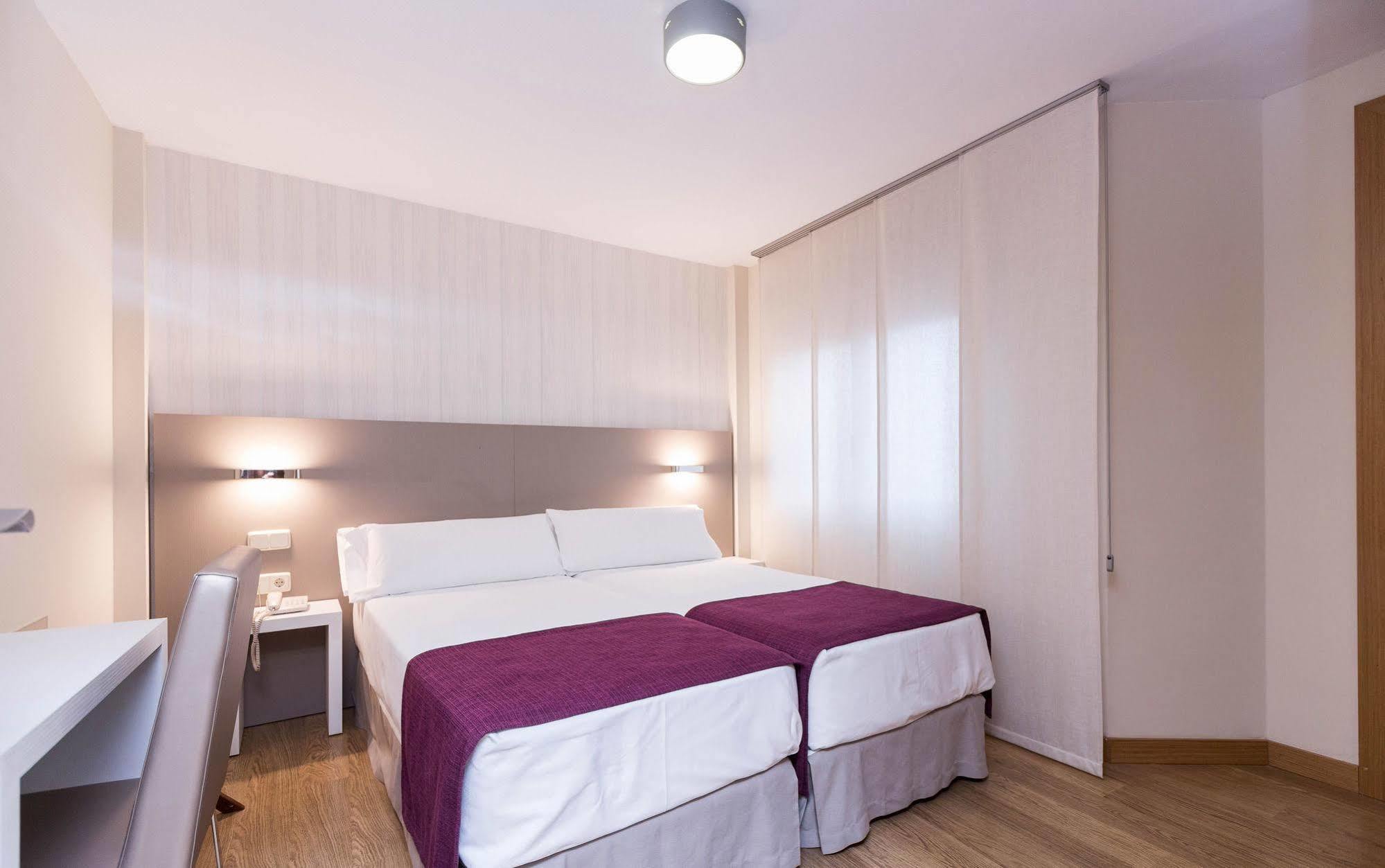 Di' Carlo Hotel Madrid Exterior photo