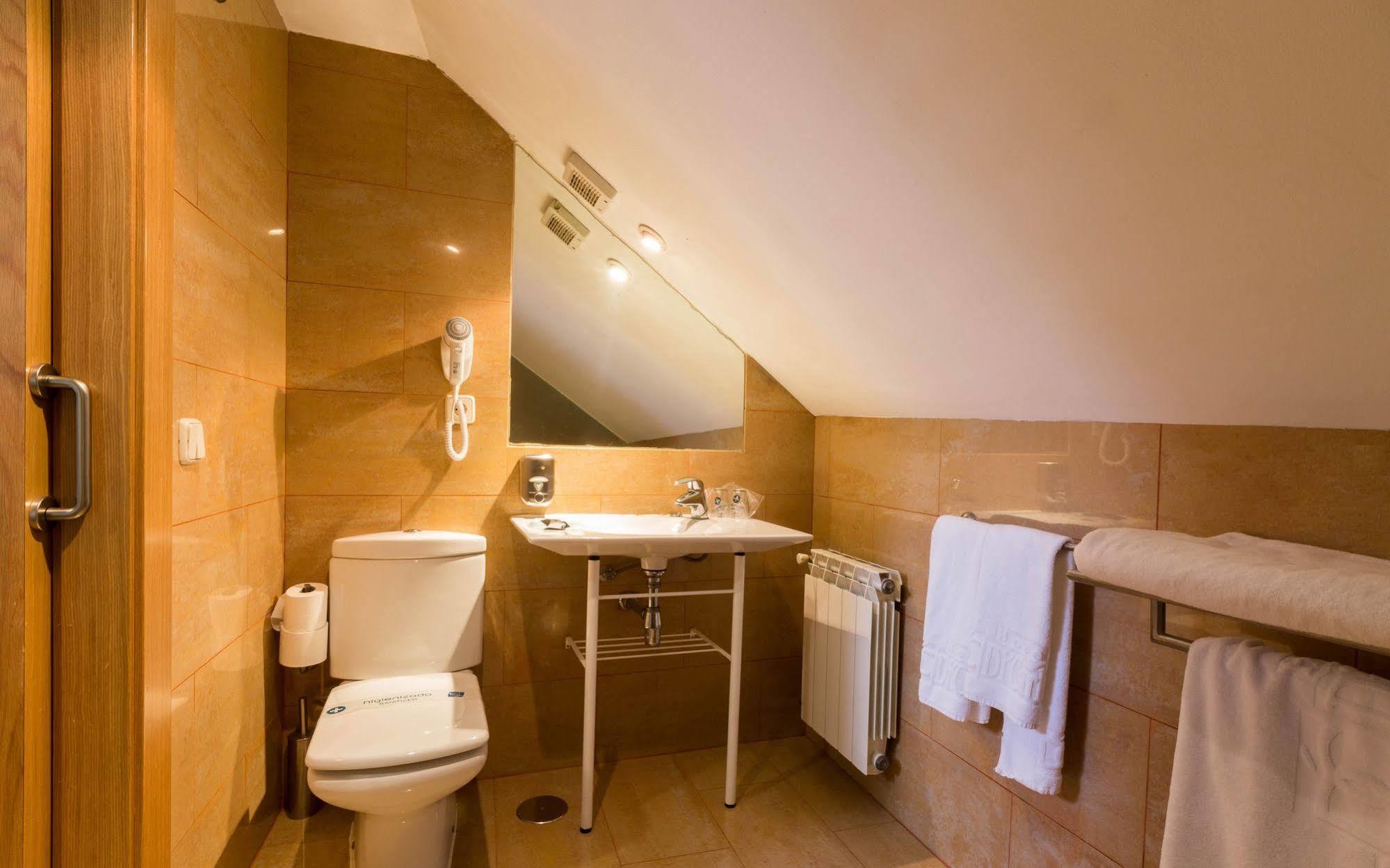 Di' Carlo Hotel Madrid Exterior photo